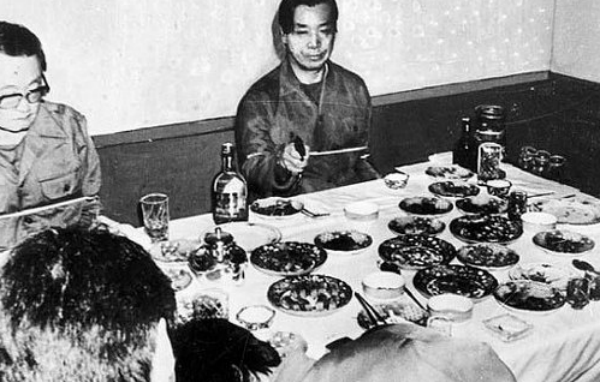 역사를 바꿨지만 반역자가 된 남자 (커뮤니티 - 이슈토론방)