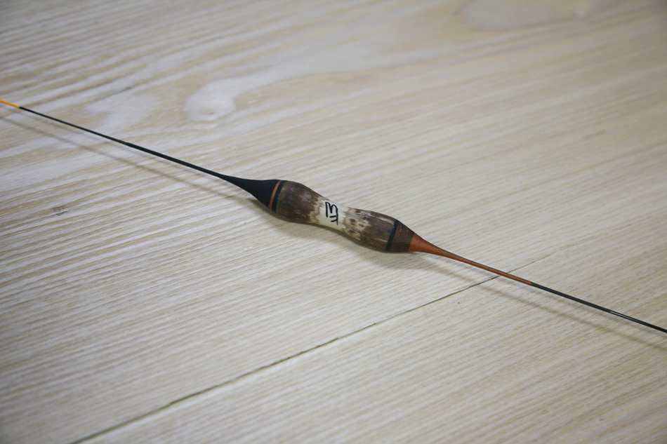 여뀌찌 1m 장찌 입수영상 (월척지식 - 찌공방)