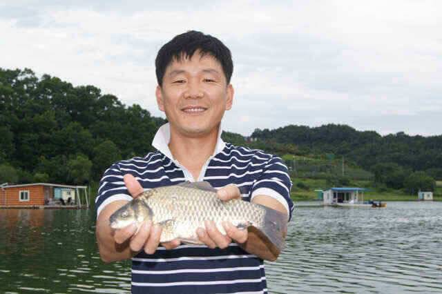 안정권에 접어든 충주호는 간간히 월척과 마릿수 제일낚시 (조황조행기 - 낚시점조황)