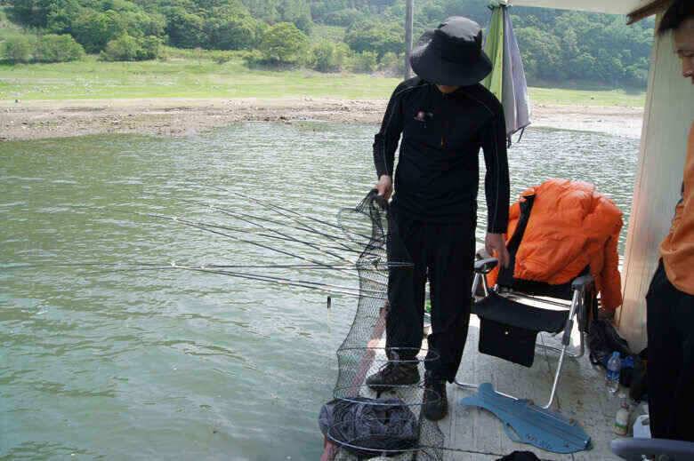 덕곡낚시터 김기호낙시터 월척보세요 (조황조행기 - 낚시점조황)