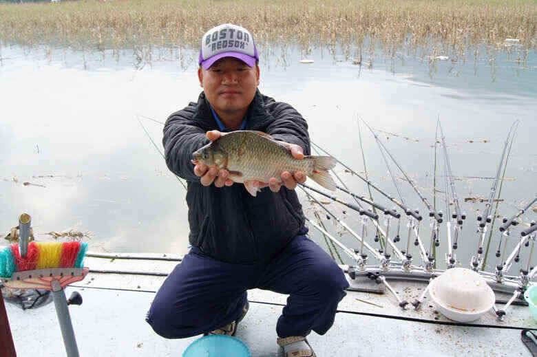 4짜4짜 제일낚시 김기호낚시터 호조황예고 (조황조행기 - 낚시점조황)