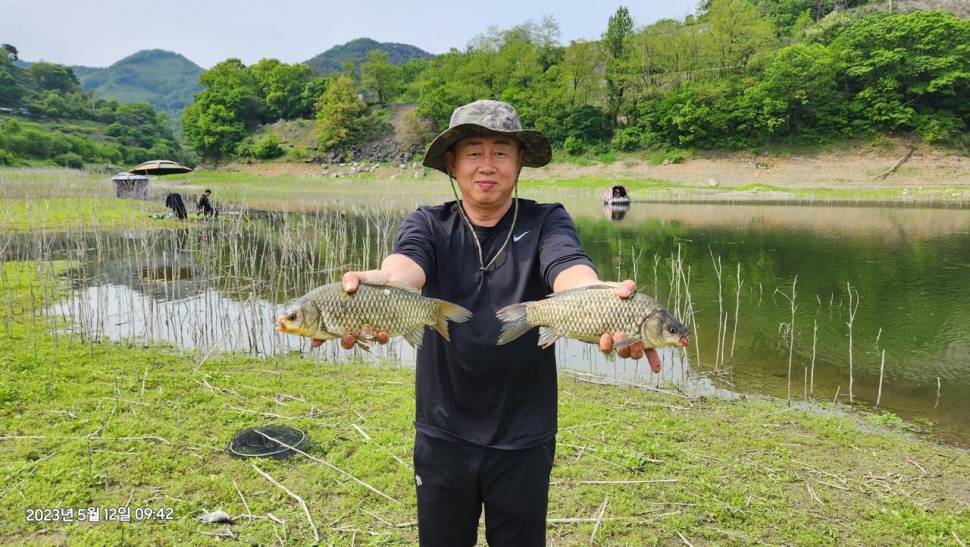 윤낚시4짜39노지허리급월척 (조황조행기 - 낚시점조황)