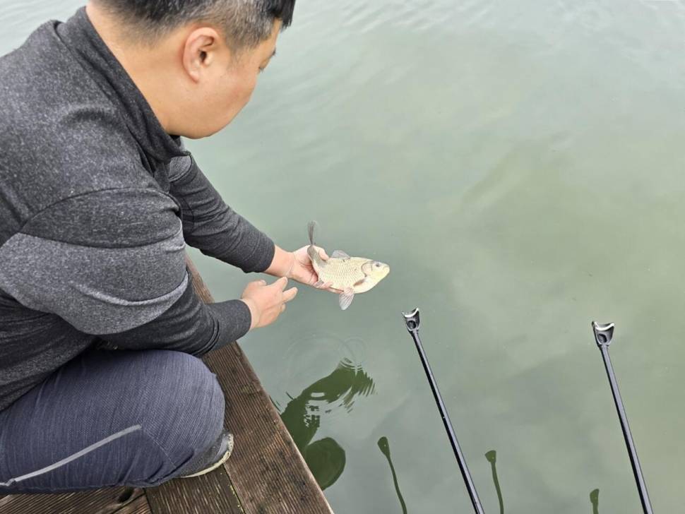 제일허리급월척 키다리낚시터상황 (조황조행기 - 낚시점조황)