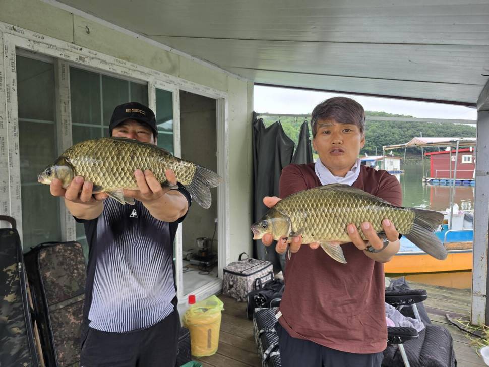 제일키다리 4짜로 대답합니다 (조황조행기 - 낚시점조황)