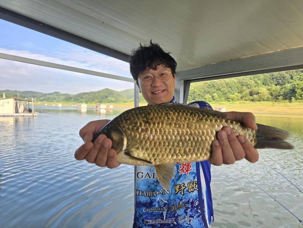 제일4짜 허리급월척들 (조황조행기 - 낚시점조황)