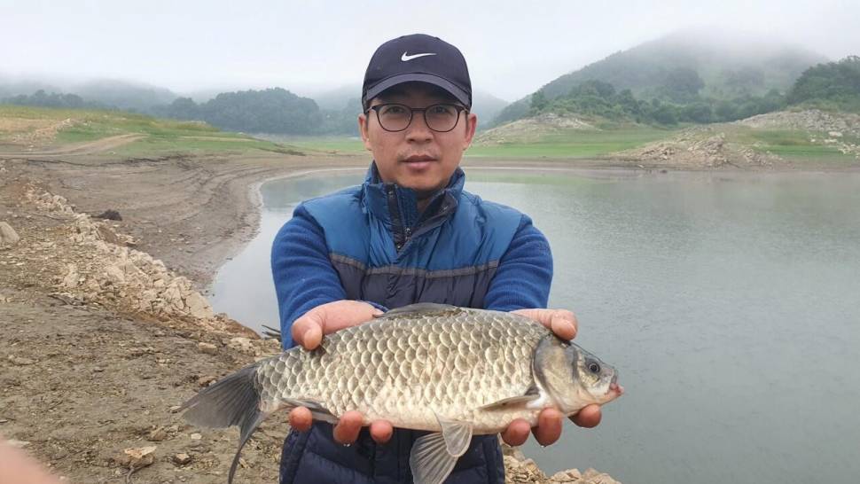 청풍호 노지서 느낀 댐붕어의 힘 (조황조행기 - 낚시점조황)