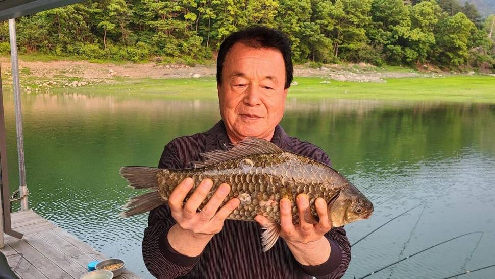 윤낚시 42 충주호노지 허리급월척 (조황조행기 - 낚시점조황)