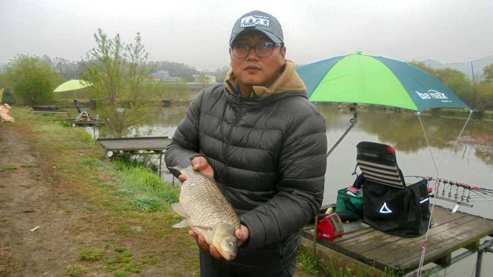입석 연이은 사짜및 마릿수들 (조황조행기 - 낚시점조황)