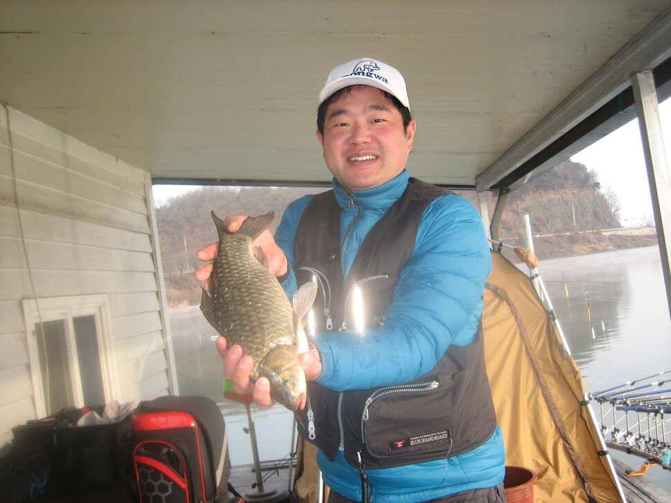 충주탄금호낚시대물41cm조황 (조황조행기 - 낚시점조황)