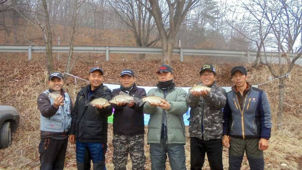 세번째 사짜및 대물조황 (조황조행기 - 낚시점조황)
