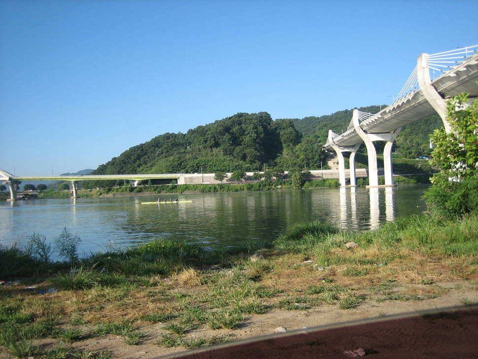 jum_johwang_6f806_062108_77344.jpg