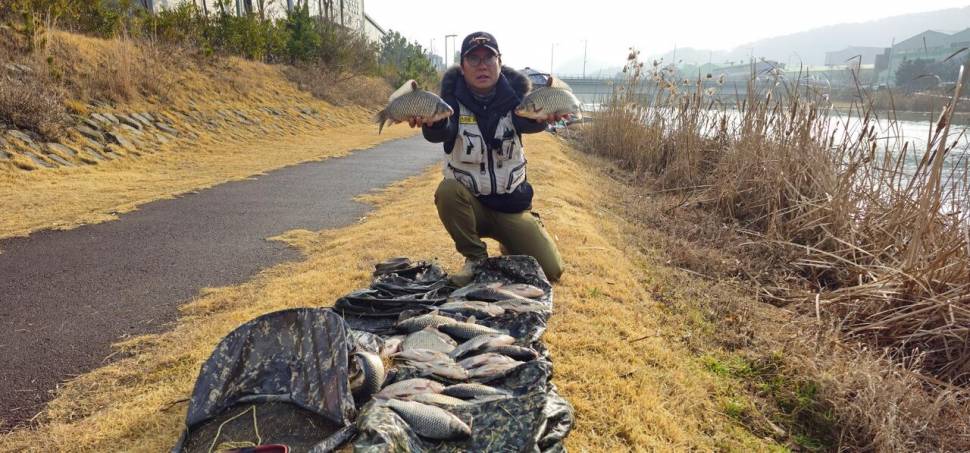 이 겨울에 월척부터 허리급까지 30수이게 말이 돼후반전 (커뮤니티 - 낚시동영상)