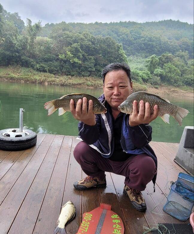 청풍신리낚시터 허리급 조황입니다 (조황조행기 - 충주호조황속보)
