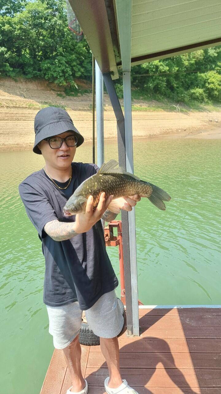 솔낚시터 39행진 (조황조행기 - 충주호조황속보)
