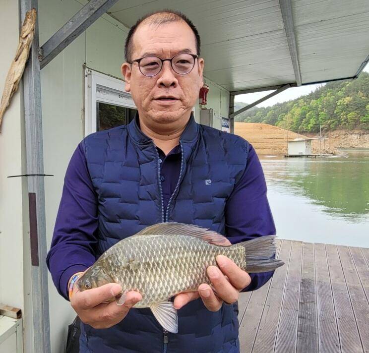청풍신리낚시터 허리급 조황입니다 (조황조행기 - 충주호조황속보)