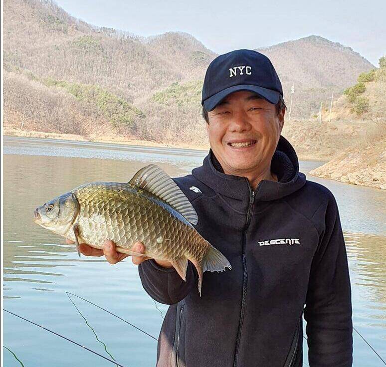 실리곡낚시터 4짜허리급 조황입니다 (조황조행기 - 충주호조황속보)