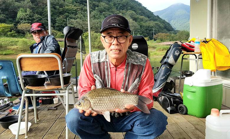 ★★★ 조용한 가을힐링연이어지는 4짜 행진 ★★★ (조황조행기 - 충주호조황속보)
