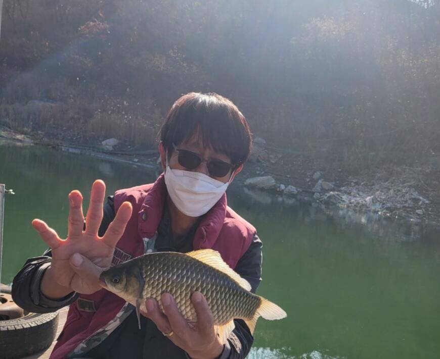 실리곡낚시터 허리급 조황입니다 (조황조행기 - 충주호조황속보)