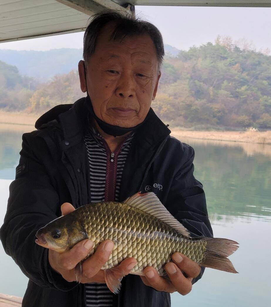 실리곡낚시터 조황입니다 (조황조행기 - 충주호조황속보)