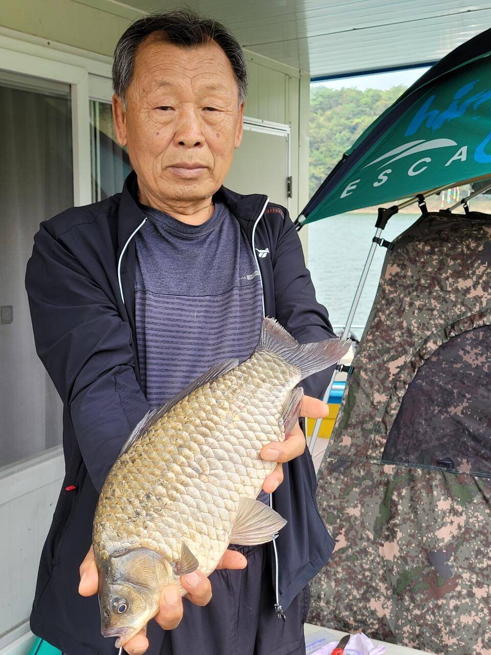 실리곡낚시터 415cm 조황입니다 (조황조행기 - 충주호조황속보)