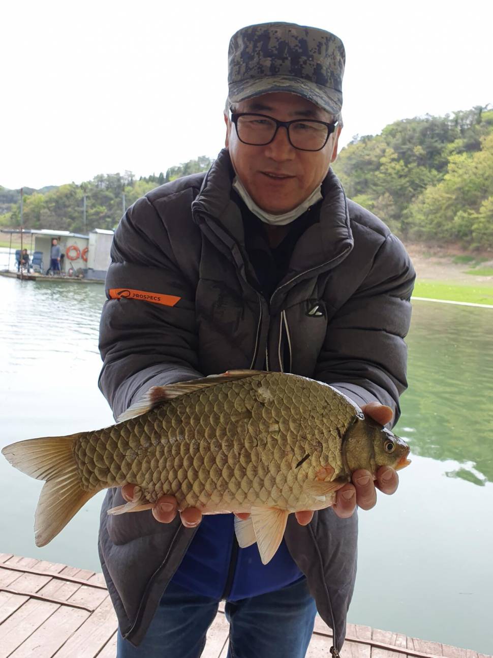 실리곡낚시터 425cm 4짜4짜 허리급 조황입니다 (조황조행기 - 충주호조황속보)