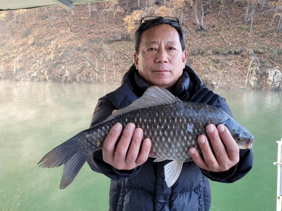 청풍신리낚시터 41cm4짜 조황정보입니다 (조황조행기 - 충주호조황속보)