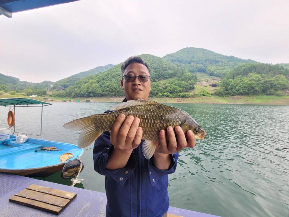목벌연휴44405월척들 (조황조행기 - 충주호조황속보)