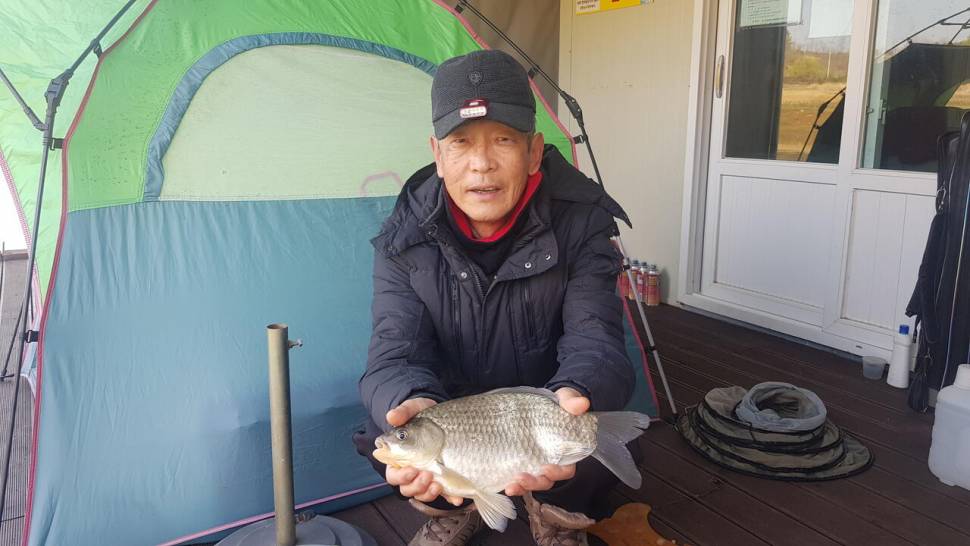 한버들 첫 붕어 소식입니다 (조황조행기 - 충주호조황속보)