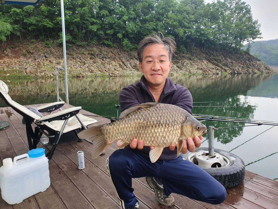 청풍신리낚시터 435cm40cm 조황입니다 (조황조행기 - 충주호조황속보)