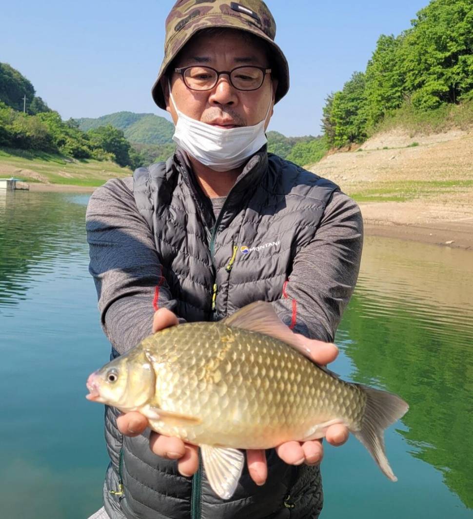 실리곡낚시터 허리급 조황입니다 (조황조행기 - 충주호조황속보)