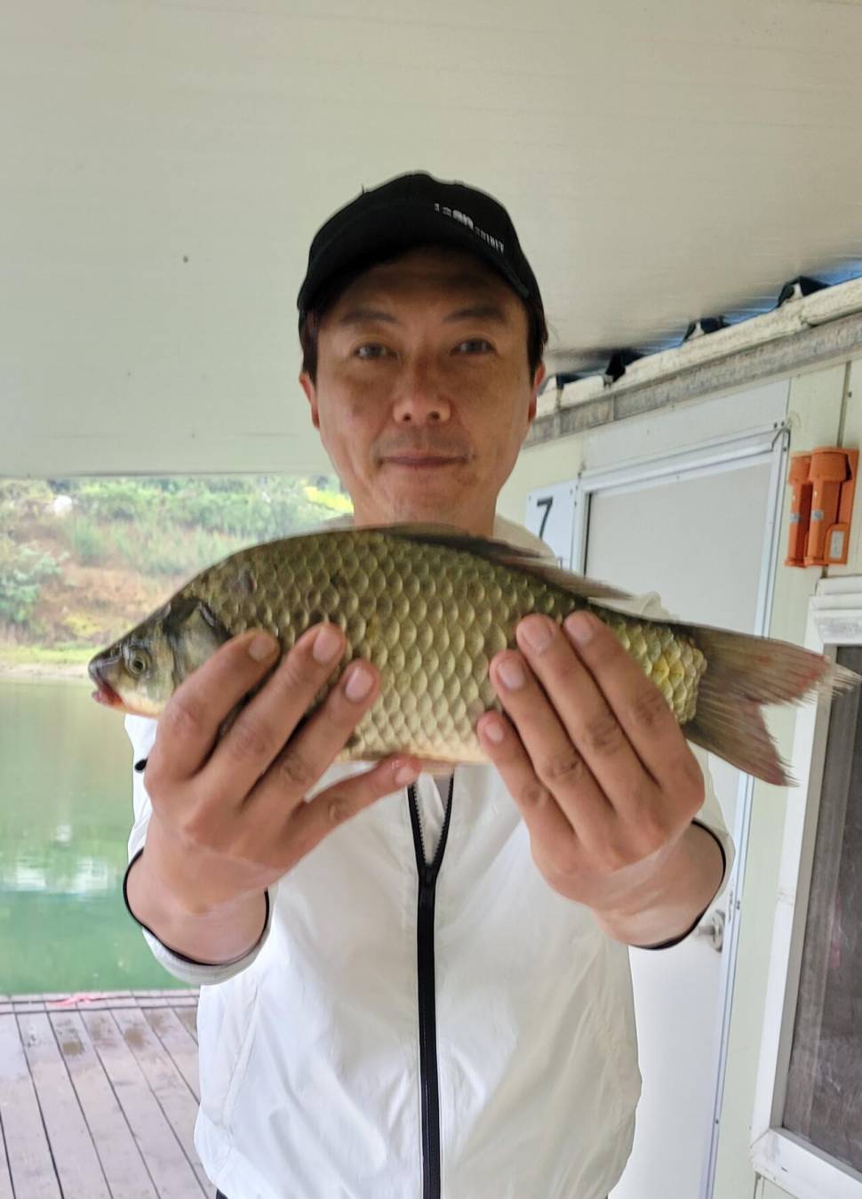 실리곡낚시터 415cm외 허리급 조황입니다 (조황조행기 - 충주호조황속보)