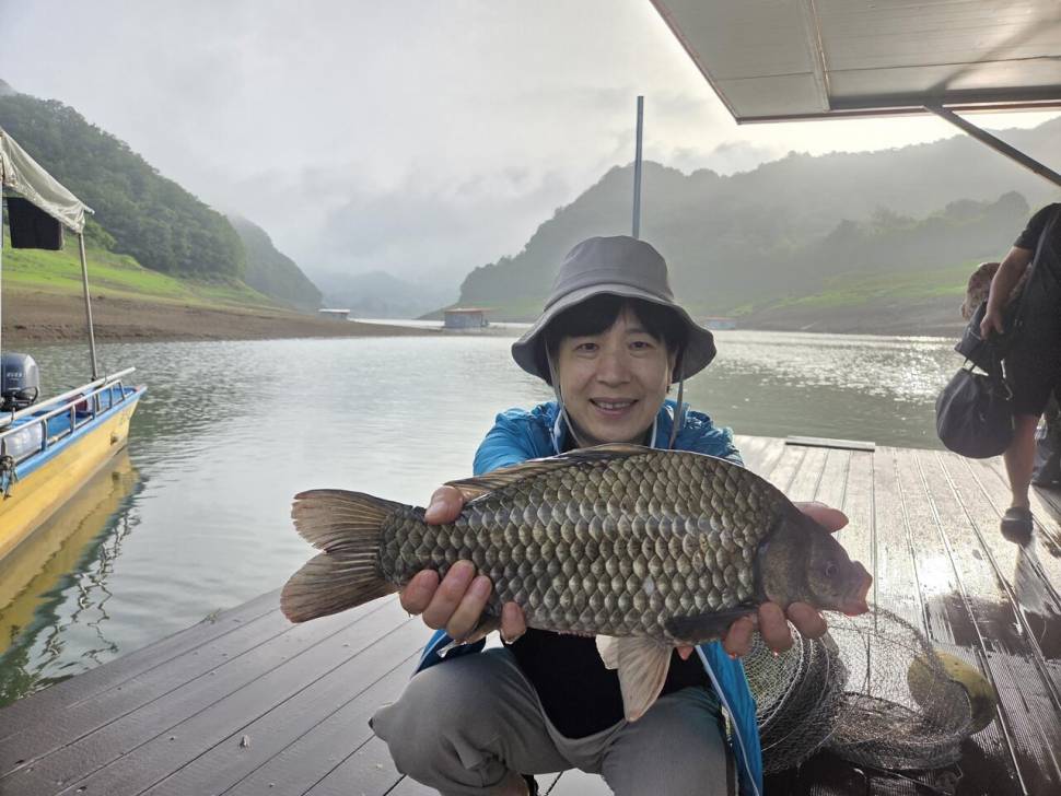청풍 실리곡낚시터 41cm 조황입니다 (조황조행기 - 충주호조황속보)
