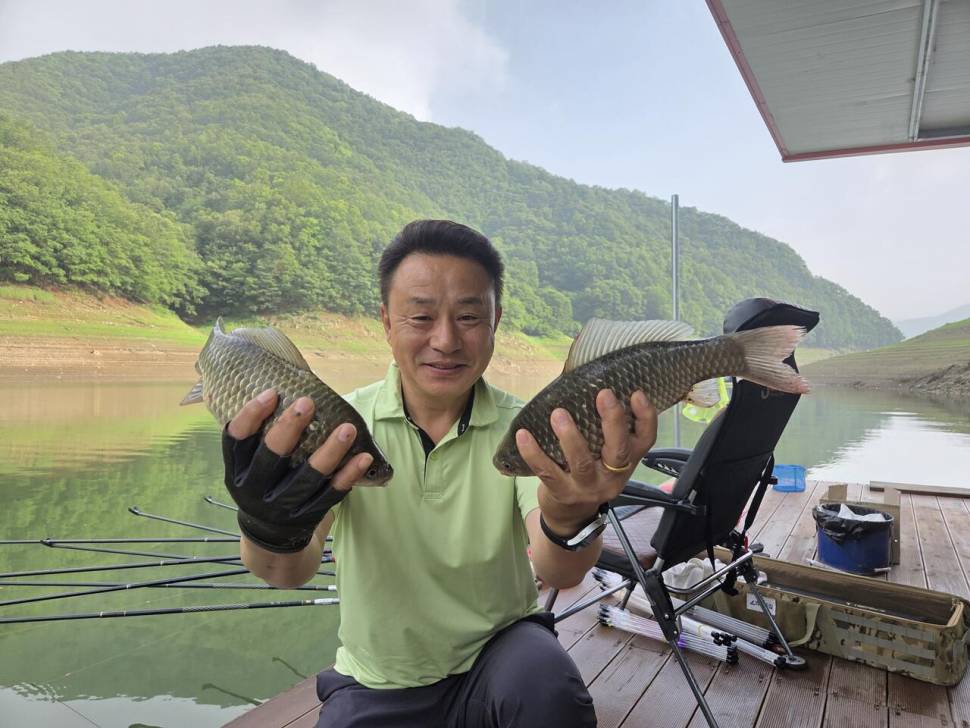 청풍 실리곡낚시터 41cm 조황입니다 (조황조행기 - 충주호조황속보)
