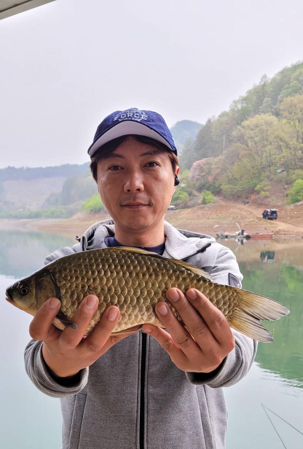 실리곡낚시터 허리급 조황입니다 (조황조행기 - 충주호조황속보)