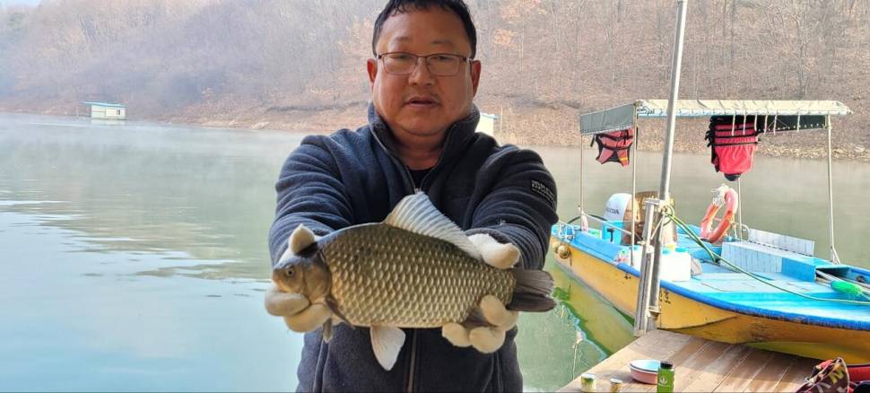 청풍신리낚시터 44cm 대물조황입니다 (조황조행기 - 충주호조황속보)
