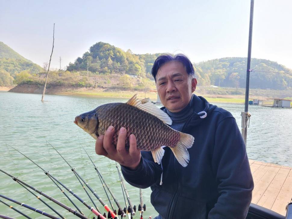 청풍 실리곡낚시터 조황입니다 (조황조행기 - 충주호조황속보)