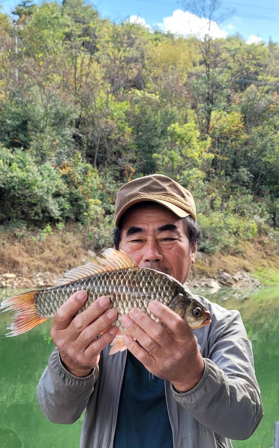 실리곡낚시터 허리급 조황입니다 (조황조행기 - 충주호조황속보)