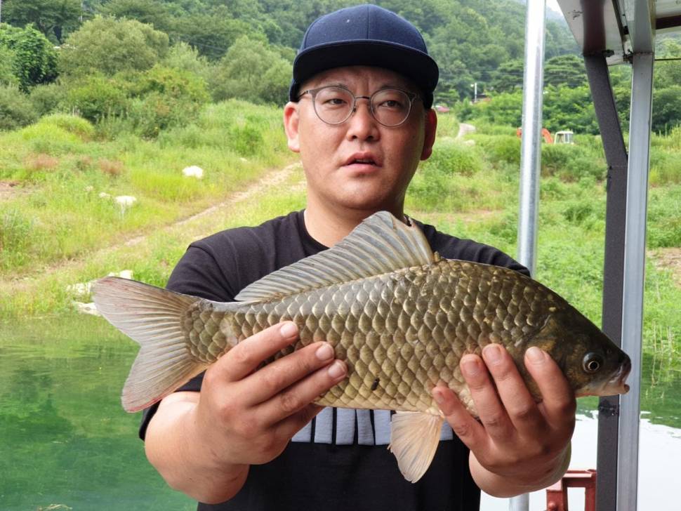 솔낚시터의 오름수위 4짜들의 소식이 들여옵니다 (조황조행기 - 충주호조황속보)