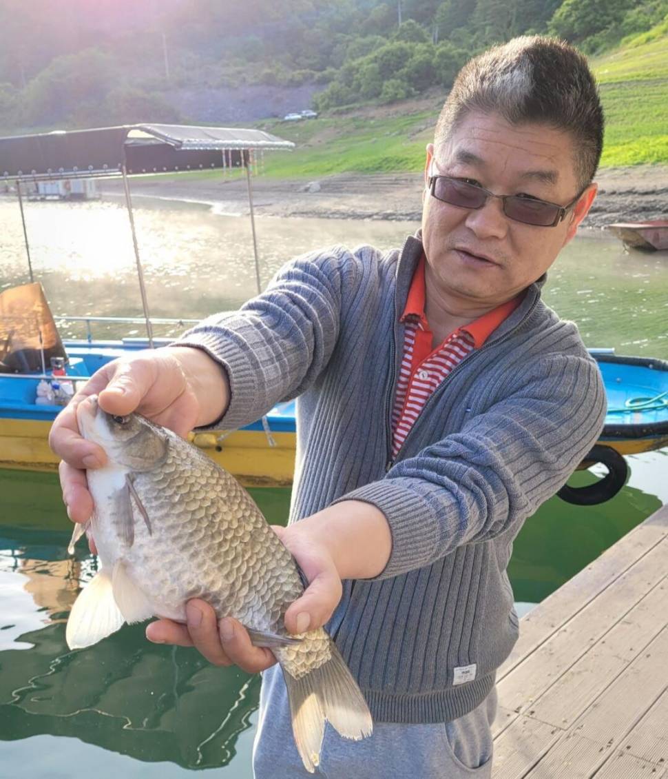 실리곡낚시터 조황입니다 (조황조행기 - 충주호조황속보)