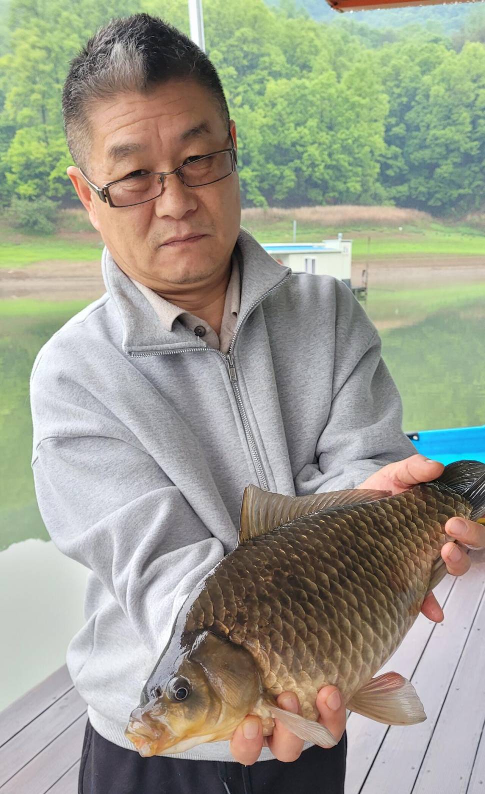실리곡낚시터 434cm 415cm 4짜 조황입니다 (조황조행기 - 충주호조황속보)
