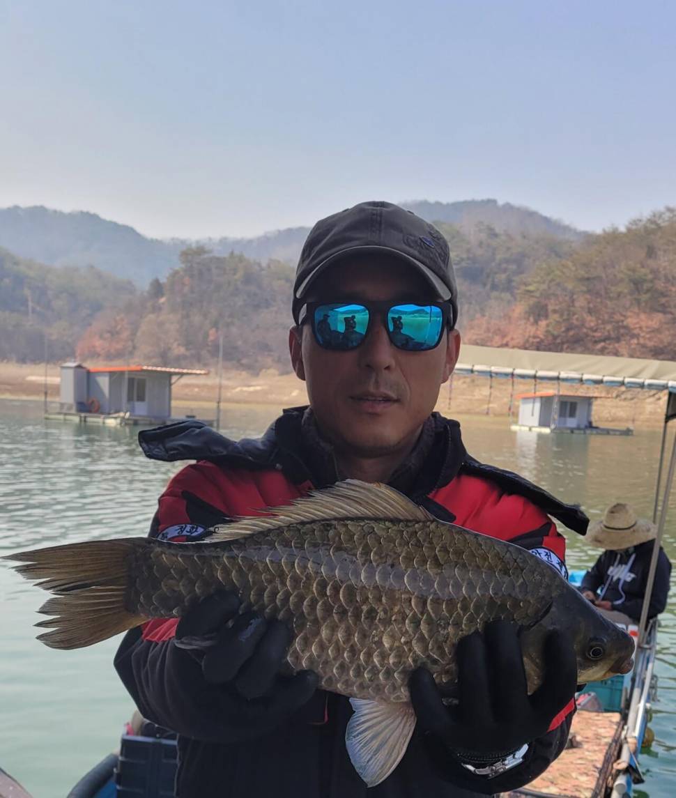 실리곡낚시터 435cm 대물조황입니다 (조황조행기 - 충주호조황속보)