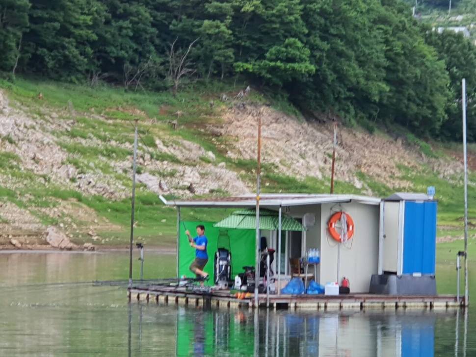 대물과 함께 하는곳 용곡 김기호 낙시터 조황정보 입니다 (조황조행기 - 충주호조황속보)