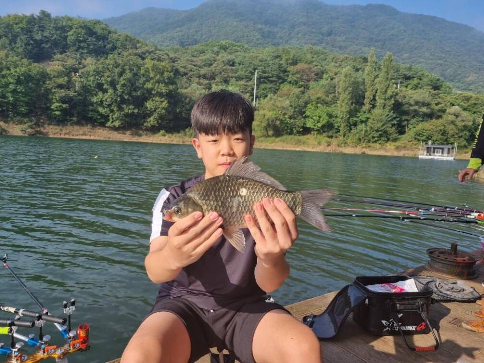 솔낚시터 사짜 조황소식 입니다 (조황조행기 - 충주호조황속보)