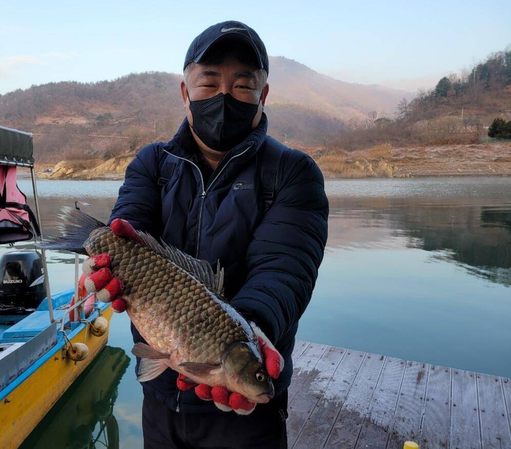 청풍신리낚시터 465cm 대물 조황입니다 (조황조행기 - 충주호조황속보)