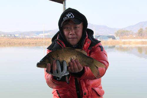 새로운 포인트들 만정낚시터 (유료터정보 - 유료터조행기)