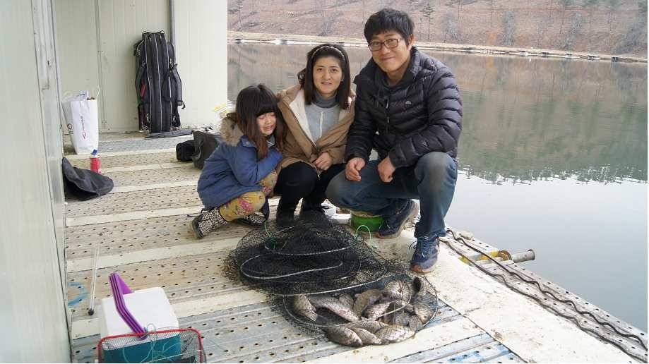소근리낚시터 토종붕어 전문 낚시터 태안 소근지입니다 묵직한 손맛을 준비하고 새롭게 조사님들을 모십니다 (유료터정보 - 유료터조행기)