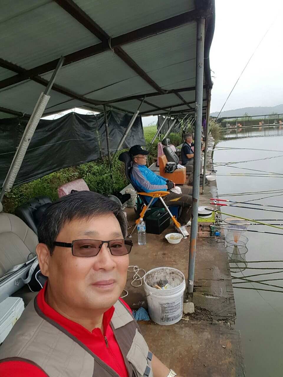 멋진 찌올림 경주 신계낚시터 (유료터정보 - 유료터조행기)
