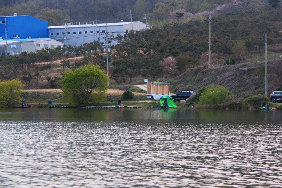 송탄낚시회 4월 정출 신봉낚시터 (유료터정보 - 유료터조행기)