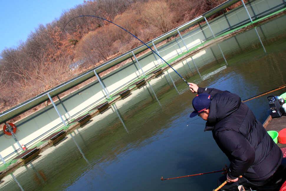 大寒 동암낚시터 (유료터정보 - 유료터조행기)