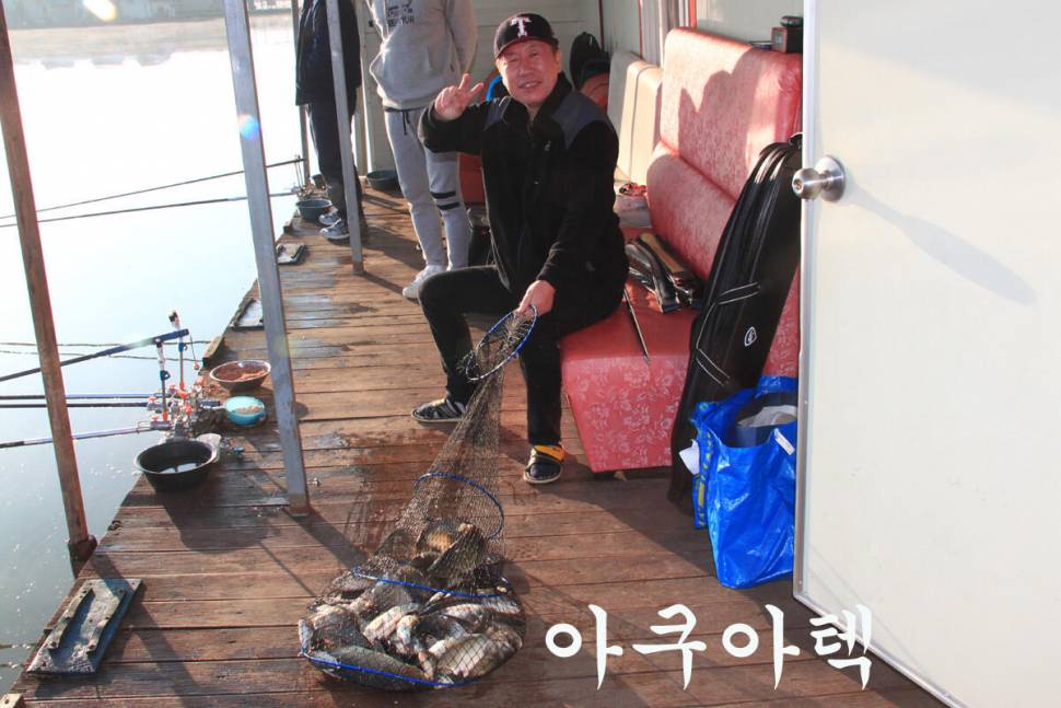 아침 안개 만정낚시터 (유료터정보 - 유료터조행기)